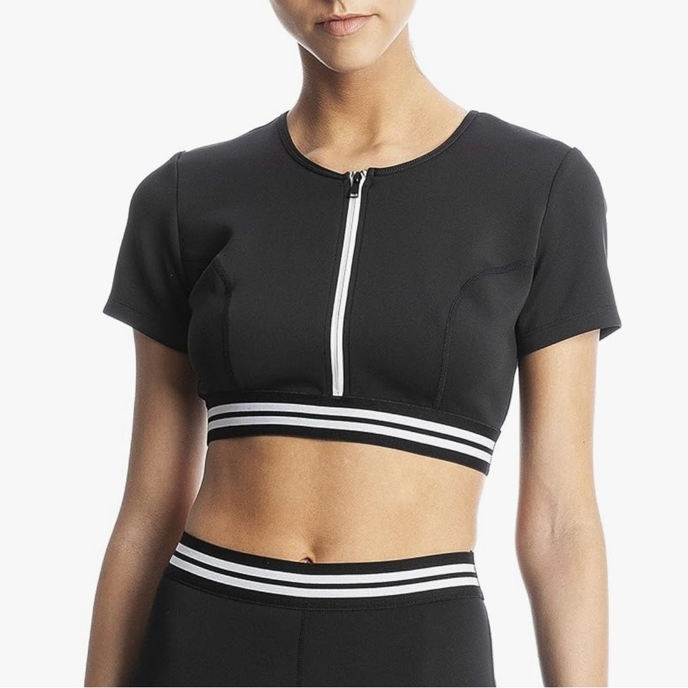 NWT Kendall & Kylie Short Sleeve Crop Top Size S